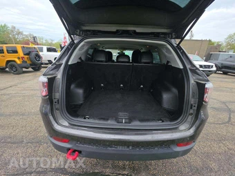 2020 Jeep Compass Trailhawk - miniatura 11