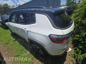 2020 Jeep Compass Trailhawk - miniatura 2