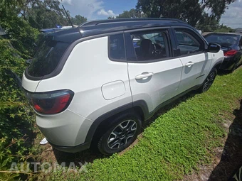 2020 Jeep Compass Trailhawk - miniatura 3