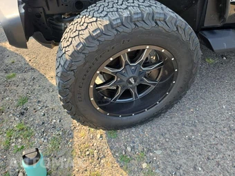 2020 Jeep Gladiator Overland Crew Cab Medium Bed - miniatura 8