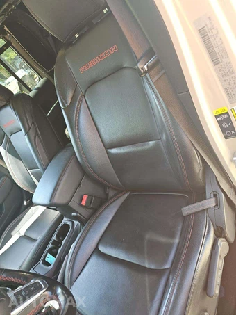 2020 Jeep Gladiator Rubicon Crew Cab Medium Bed - miniatura 3