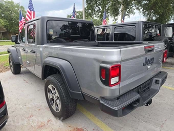 2020 Jeep Gladiator S Edition Crew Cab Medium Bed - miniatura 2