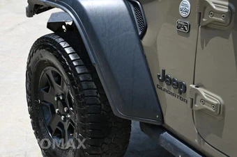 2020 Jeep Gladiator S Edition Crew Cab Medium Bed - miniatura 8