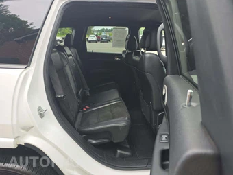 2020 Jeep Grand Cherokee Altitude Edition - miniatura 16
