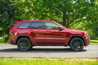2020 Jeep Grand Cherokee Altitude Edition - miniatura 4