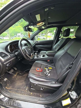 2020 Jeep Grand Cherokee Altitude Edition - miniatura 6