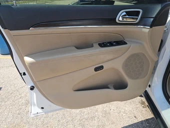 2020 Jeep Grand Cherokee Limited – miniatura 9
