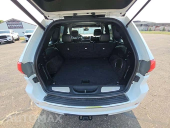2020 Jeep Grand Cherokee Overland - miniatura 11