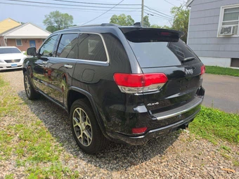 2020 Jeep Grand Cherokee Overland - miniatura 2