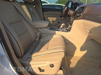 2020 Jeep Grand Cherokee Overland - miniatura 8