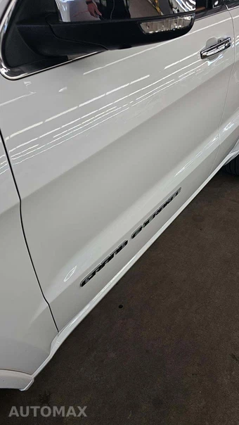 2020 Jeep Grand Cherokee Overland - miniatura 23