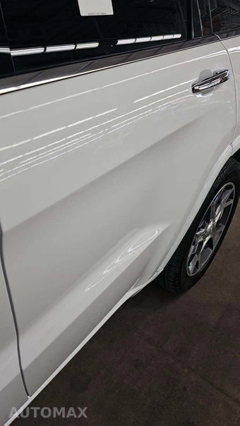 2020 Jeep Grand Cherokee Overland - miniatura 28