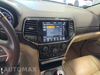 2020 Jeep Grand Cherokee Overland - miniatura 11