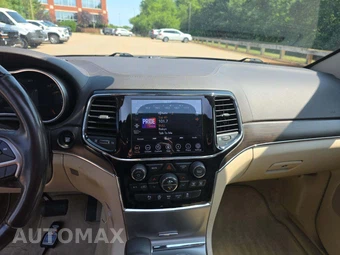 2020 Jeep Grand Cherokee Overland - miniatura 10