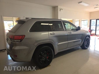 2020 Jeep Grand Cherokee SRT - miniatura 4