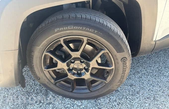 2020 Jeep Renegade Altitude Edition - miniatura 26