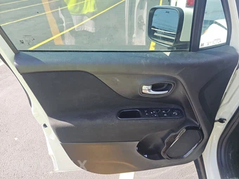 2020 Jeep Renegade Altitude Edition – miniatura 9