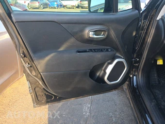 2020 Jeep Renegade Latitude – miniatura 9