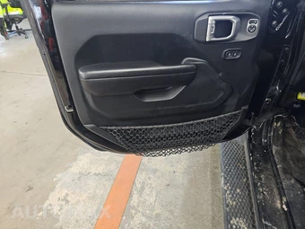 2020 Jeep Wrangler Black and Tan - miniatura 15