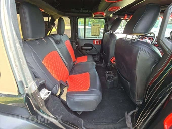 2020 Jeep Wrangler Unlimited Black and Tan - miniatura 16