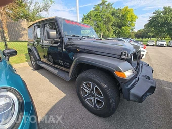 2020 Jeep Wrangler Unlimited Black and Tan - miniatura 4