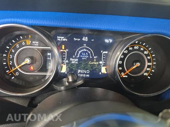 2020 Jeep Wrangler Unlimited Sahara - miniatura 12