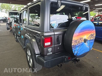 2020 Jeep Wrangler Unlimited Sahara - miniatura 6