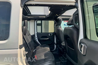 2020 Jeep Wrangler Unlimited Sahara - miniatura 13