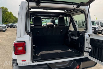 2020 Jeep Wrangler Unlimited Sahara - miniatura 16