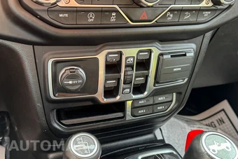 2020 Jeep Wrangler Unlimited Sahara - miniatura 31