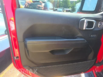 2020 Jeep Wrangler Unlimited Sahara - miniatura 9