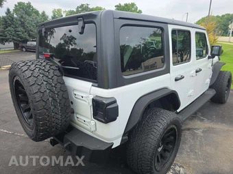 2020 Jeep Wrangler Unlimited Sahara - miniatura 3