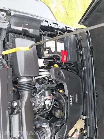 2020 Jeep Wrangler Unlimited Sahara - miniatura 19