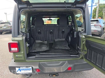 2020 Jeep Wrangler Unlimited Sahara - miniatura 11