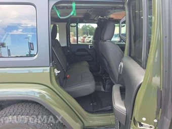 2020 Jeep Wrangler Unlimited Sahara - miniatura 13