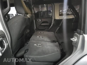 2020 Jeep Wrangler Unlimited Sahara - miniatura 13