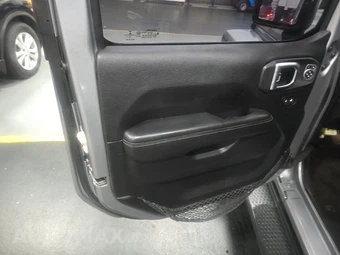 2020 Jeep Wrangler Unlimited Sahara - miniatura 9