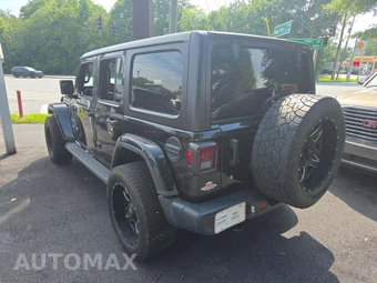 2020 Jeep Wrangler Unlimited Sahara - miniatura 2