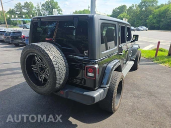 2020 Jeep Wrangler Unlimited Sahara - miniatura 3