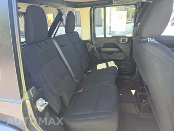 2020 Jeep Wrangler Unlimited Sahara - miniatura 13