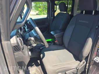 2020 Jeep Wrangler Unlimited Sahara - miniatura 3