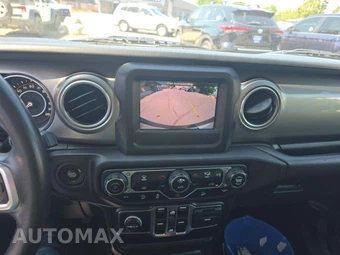 2020 Jeep Wrangler Unlimited Sahara - miniatura 7