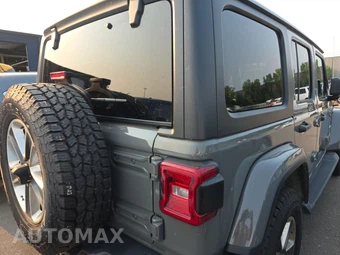 2020 Jeep Wrangler Unlimited Sahara - miniatura 4