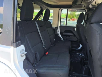 2020 Jeep Wrangler Unlimited Sahara - miniatura 13
