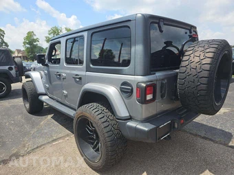 2020 Jeep Wrangler Unlimited Sahara - miniatura 2