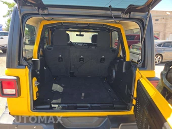 2020 Jeep Wrangler Unlimited Sahara - miniatura 11