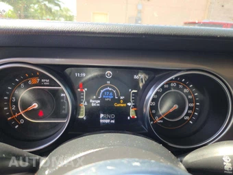 2020 Jeep Wrangler Unlimited Sahara - miniatura 6