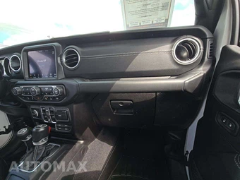 2020 Jeep Wrangler Unlimited Sahara - miniatura 16