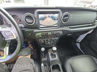 2020 Jeep Wrangler Unlimited Sahara - miniatura 7