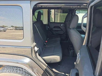 2020 Jeep Wrangler Unlimited Sahara - miniatura 13